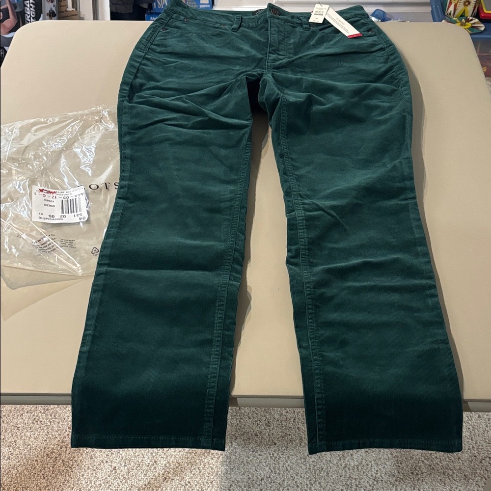 Talbots Scotch Pine Green Corduroy Pants NWT Size 8P